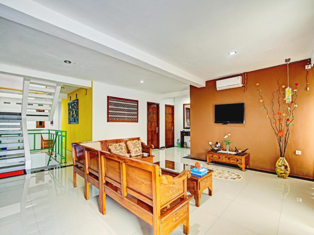 Oyo 90248 D'Em Homestay Family เกอดีรี ภายนอก รูปภาพ